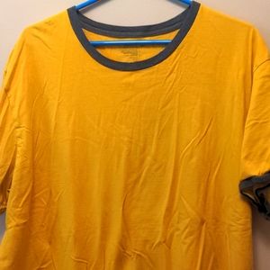 Men's Old Navy short sleeved t shirt. Gold